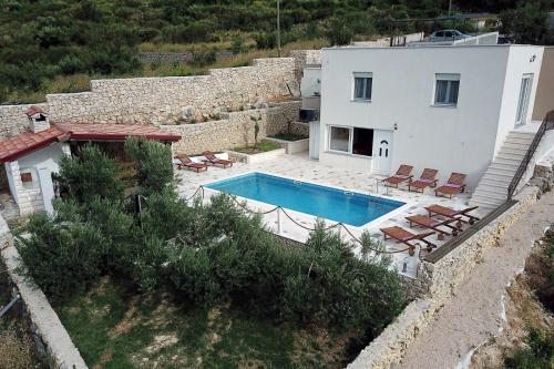 Villa Anabella peaceful holiday home with pool