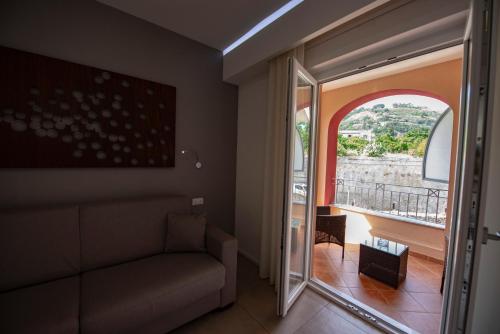 Aether Suites Tropea Guesthouse Bed And Breakfast Deals Photos Reviews