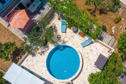  Villa Ante - with pool in Rogač