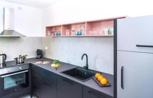 Apartment Omis 17677b - image 9