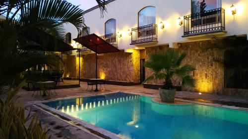 Swimming pool