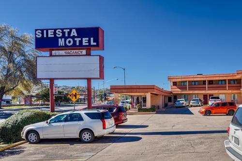 . Siesta Motel