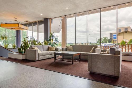 ردهة, كواليتي إن (Inn at the Highlands Denver Downtown) in Jefferson Park