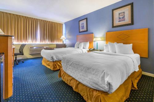 Days Inn & Suites by Wyndham Lebanon PA