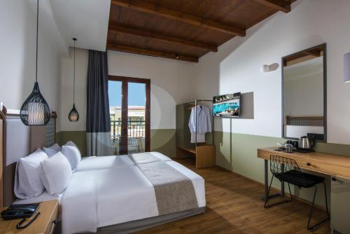 Petousis Hotel & Suites - image 11