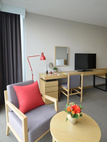 Harbor Park Hotel Room Type - Deluxe Double Room - City View 