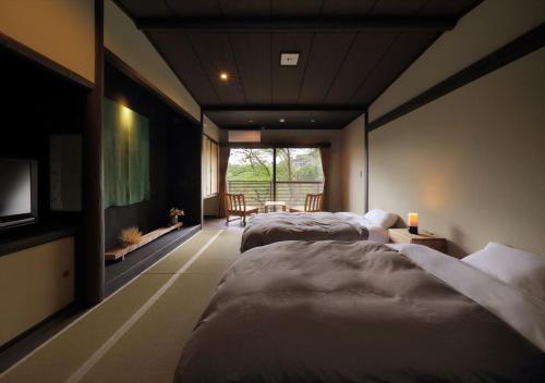 Japanese-Style Room (6 Tatami) with Shared Bathroom- Non-Smoking