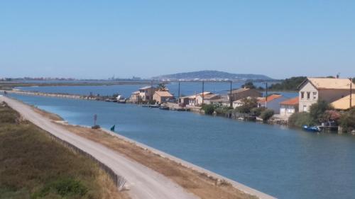 Cabanès des Aresquiers avec jacuzzi