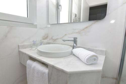 Hotel Castillo Benidorm - image 3