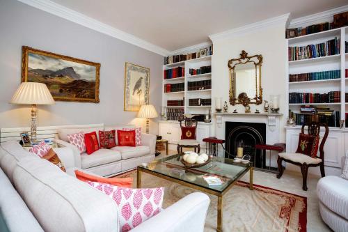 Veeve - Ships of Sloane Square - image 3