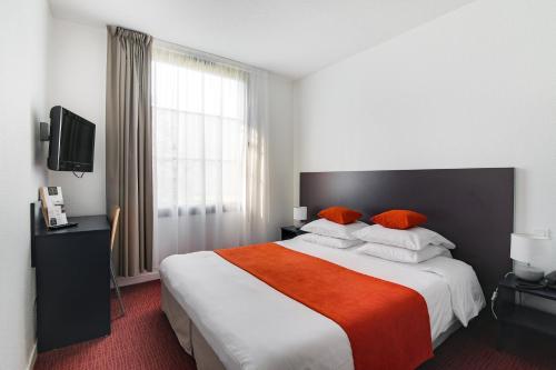 Double Room (1 - 2 Adults)