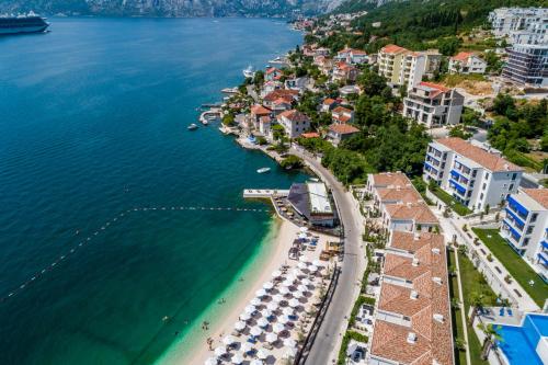 Villa with Sea View image 7