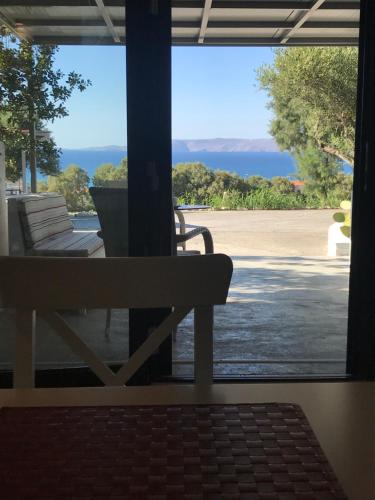  Luxury brand new flat in Karteros villa estate in Karteros