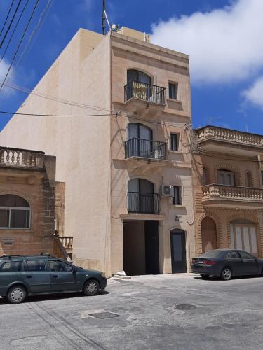 Anici Crt Penthouse 4