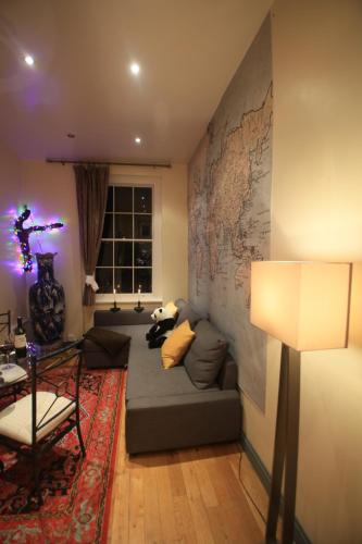 Westminster Victorian Cozy Apartment, , London