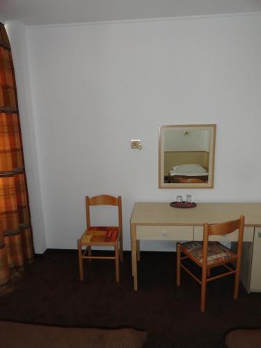 Rooms K - image 13