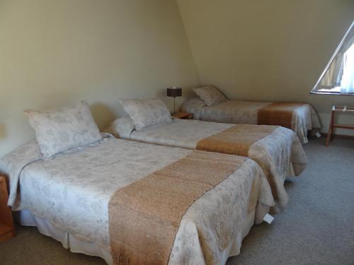 2 double beds