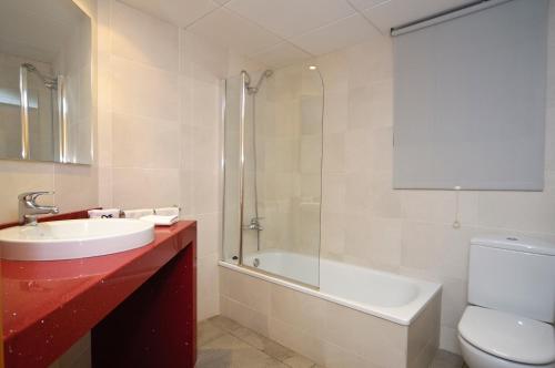 Apartaments Cye Salou - image 9
