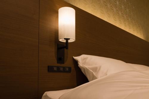 Single Room - Non-Smoking image 4