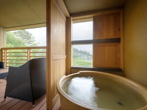 Japanese-Style Standard Room with Open-Air Bath - Ocean View