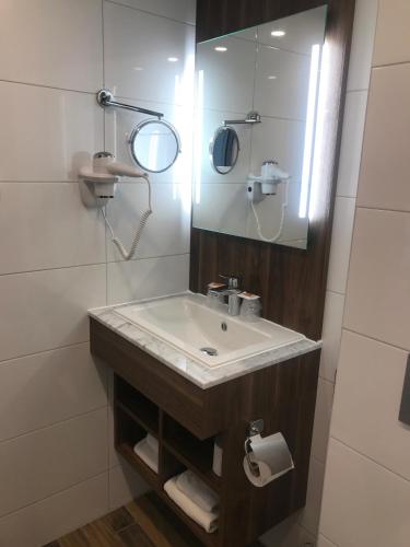 Avenue Hotel - main image