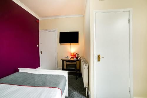 Stratford Hotel - image 11