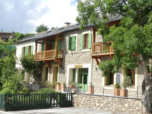 Gîte de Llo Eco-hébergement de montagne - Chambre d'hôtes - Llo