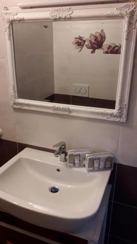 2 twin beds