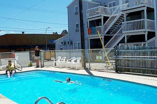 Hammock Inn & Suites North Beach Hotel Stop at Econo Lodge Seaside Heights / Toms River to discover the wonders of Seaside Heights (NJ). The property has everything you need for a comfortable stay. Service-minded staff will welcome and gui