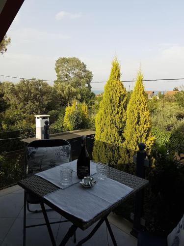  Guest house near the beach in Dhílesi