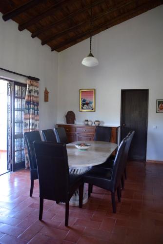 Facilities, Algarve booking Casa Alfarrobeira Benagil Caves private parking airco heated private pool - AL in Salicos