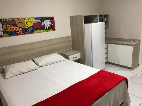 Deluxe Queen Room image 3