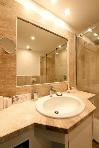 Grand Hotel Cannigione - image 12