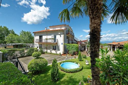  Apartments Kata, Ferienwohnung in Malinska