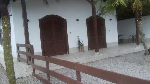 2 bedrooms, 7 beds