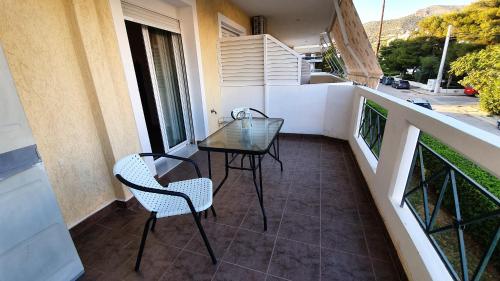  George Apartments by the Sea and Airport 6 in Porto Rafti