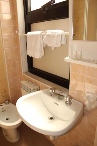 Hotel Caravel Room Type - Double or Twin Room