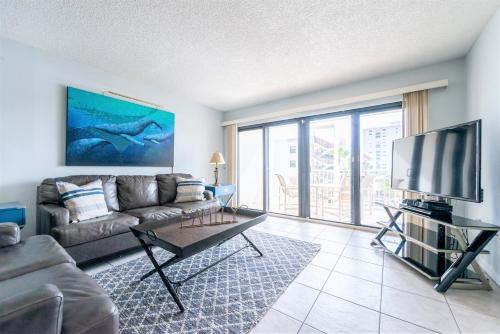 Two-Bedroom Apartment - Limited Ocean View - Unit 413