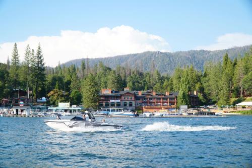 Bass Lake Hotels