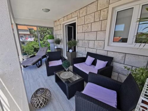 Apartments by the sea Zavalatica Korcula - 17728 - image 6