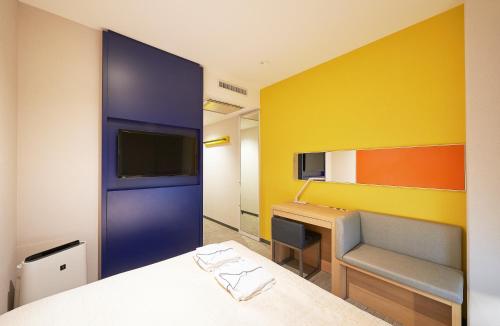 room detail thumbnail 1