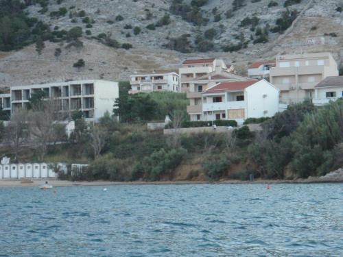  Apartments Ariana in Pag