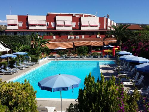 Residence Hotel Felix - Accommodation - Ricadi