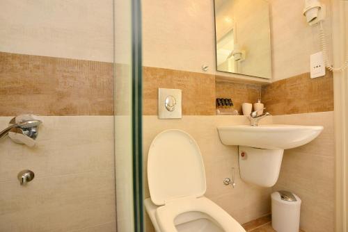 Paradise Resort - image 12