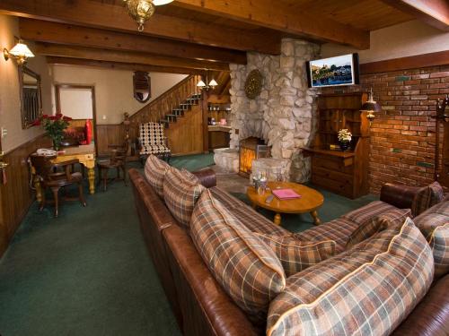 20938526 Madonna Inn
