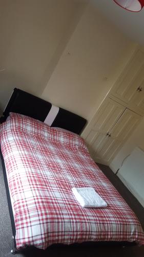 Clean & Comfortable Room In Huddersfield