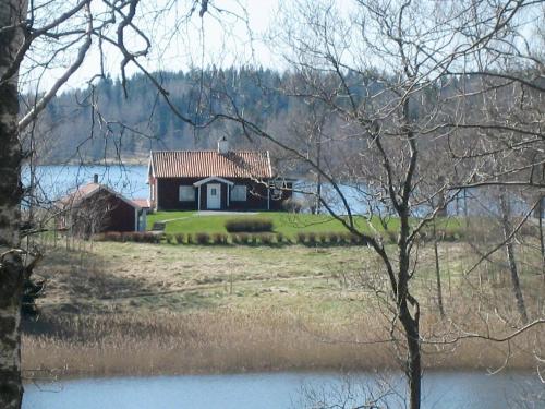 Four-Bedroom Holiday home in Åtvidaberg - Yxnerum