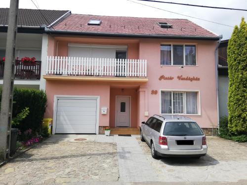  Pintér Vendégház, Pension in Eger