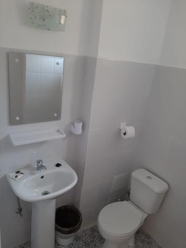 Double Room image 10