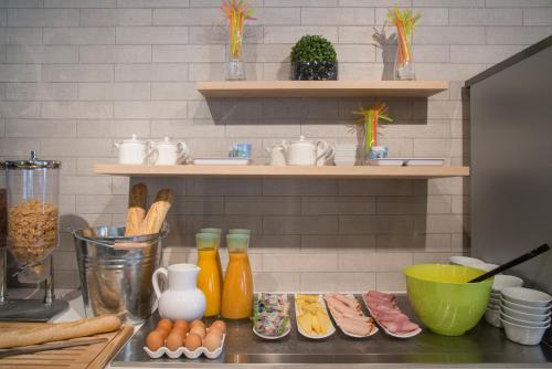 ibis Styles Nice Cap 3000 - main image